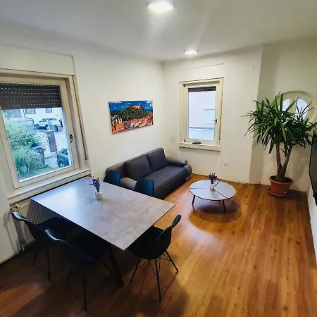 Apartment Huge Bbq Garden 2, Spacious Flat, Ac, Free Parking 2 *