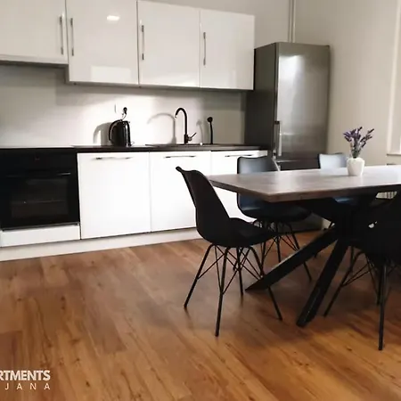 Huge Bbq Garden 2, Spacious Flat, Ac, Free Parking 2 *