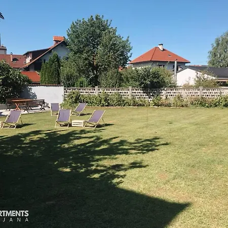 Huge Bbq Garden 2, Spacious Flat, Ac, Free Parking 2 * Liubliana