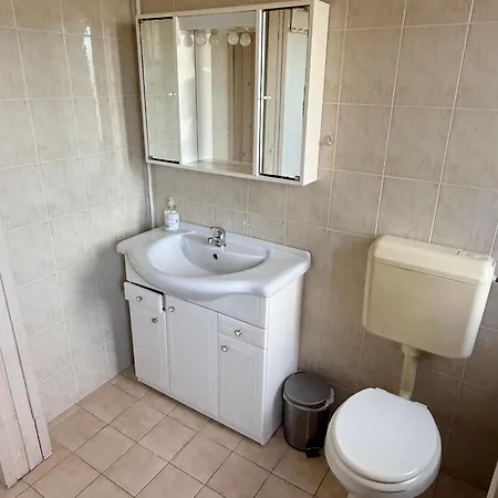 Huge Bbq Garden 2, Spacious Flat, Ac, Free Parking 2 Apartamento