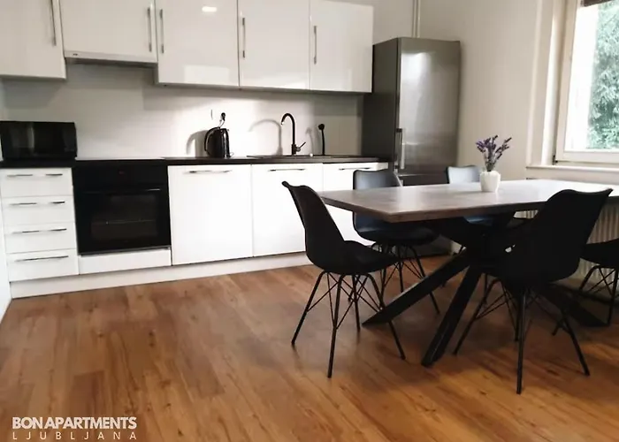 Huge Bbq Garden 2, Spacious Flat, Ac, Free Parking 2 *